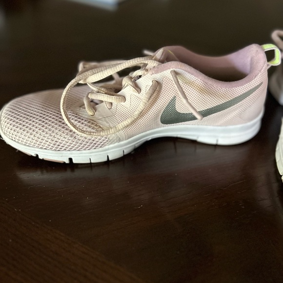 Pretty light pink Nike tennis shoes. - Picture 3 of 6